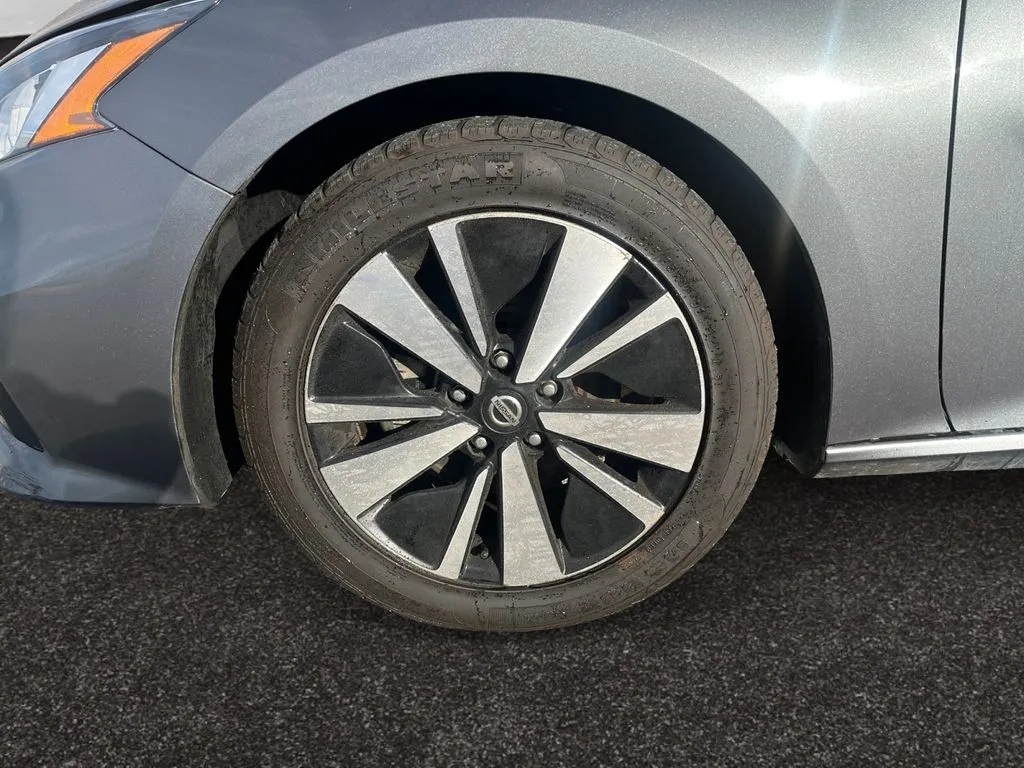 2022 Nissan Altima SV - Photo 14