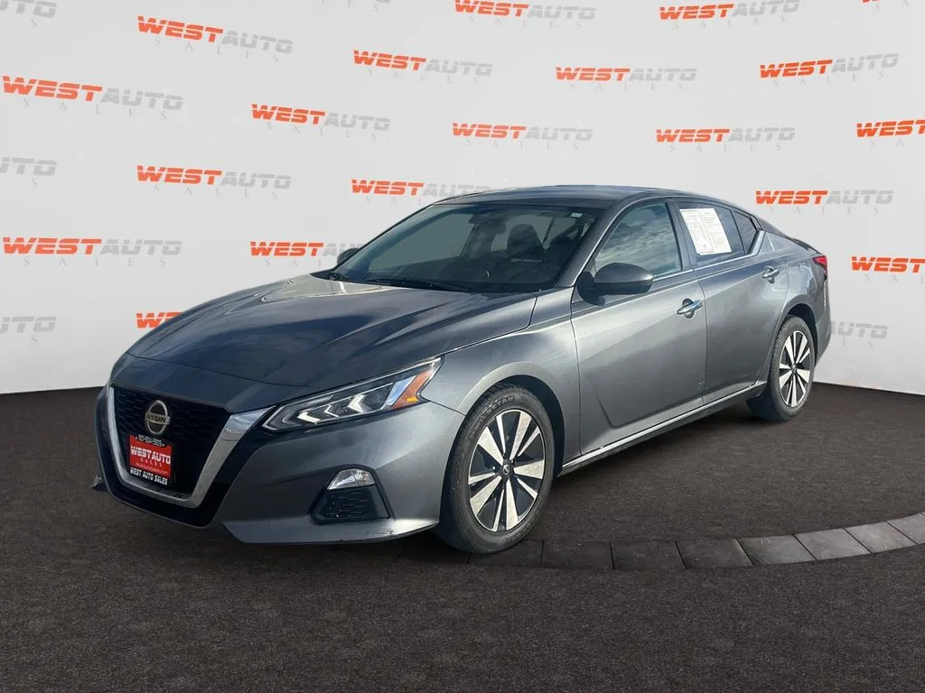 2022 Nissan Altima SV
