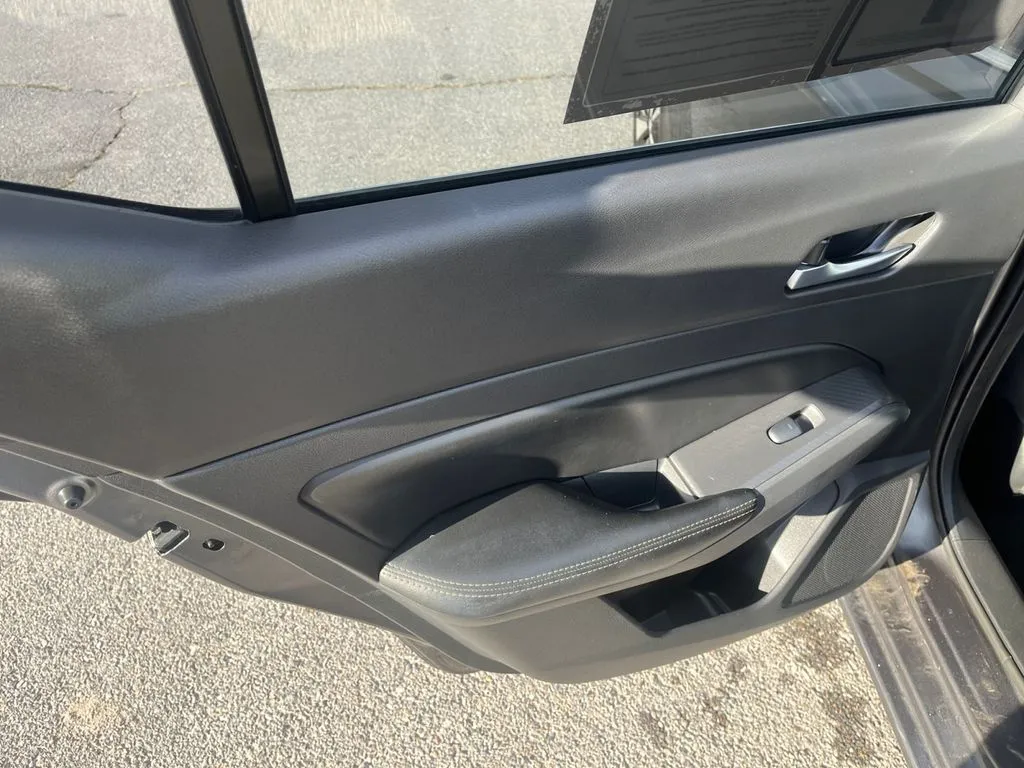 2022 Nissan Altima SV - Photo 19