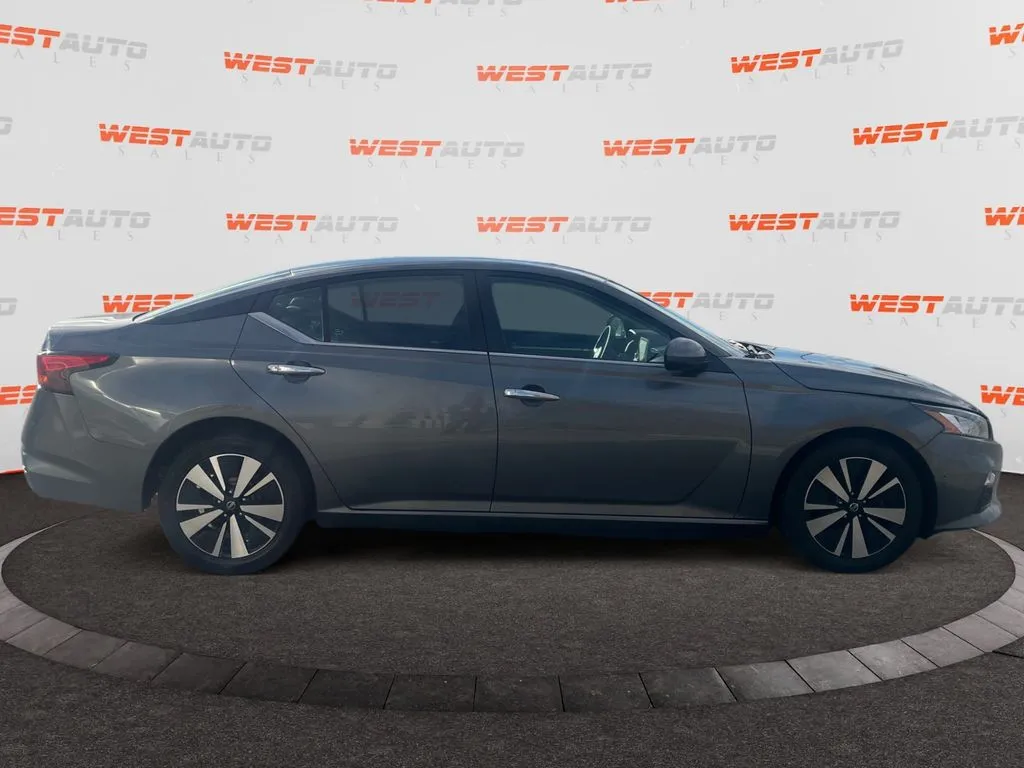 2022 Nissan Altima SV - Photo 6
