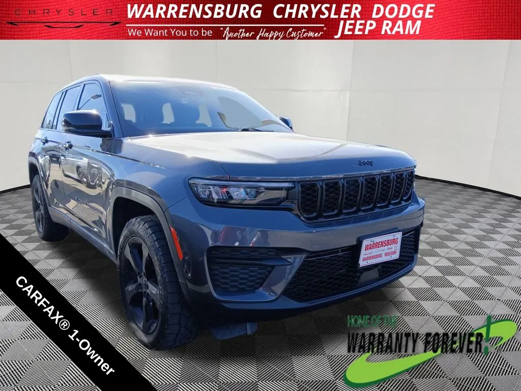 Used 2023 Jeep Grand Cherokee Altitude with VIN 1C4RJHAG2PC647538 for sale in Kansas City