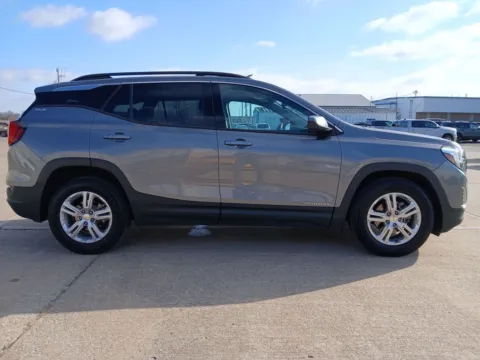 Photos of 2020 GMC Terrain SLE for sale in Warrensburg, MO at Warrensburg CDJR