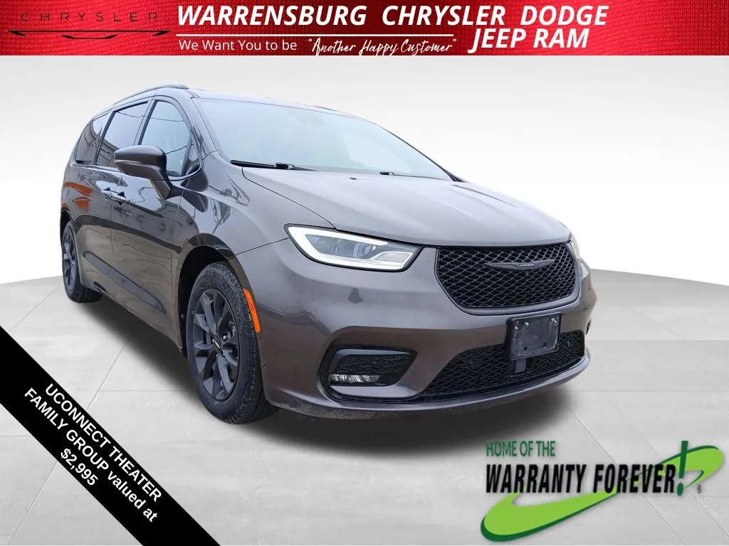 Used 2021 Chrysler Pacifica Touring L with VIN 2C4RC1BG8MR540142 for sale in Kansas City