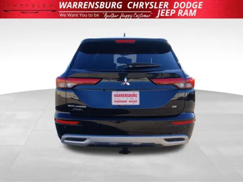 More photos of 2022 Mitsubishi Outlander SE at Warrensburg CDJR, MO