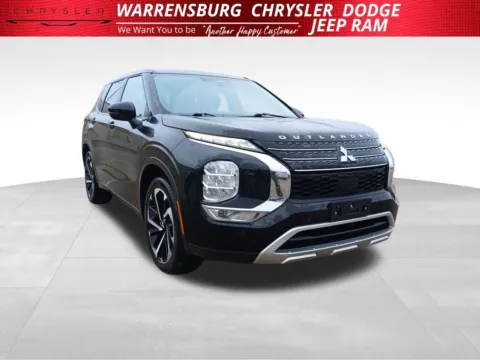 Black 2022 Mitsubishi Outlander SE for sale in Warrensburg, MO