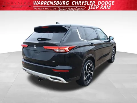 Photos of 2022 Mitsubishi Outlander SE for sale in Warrensburg, MO at Warrensburg CDJR