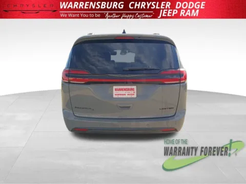 More photos of 2025 Chrysler Pacifica Limited at Warrensburg CDJR, MO
