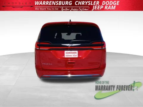 More photos of 2026 Chrysler Pacifica Select at Warrensburg CDJR, MO