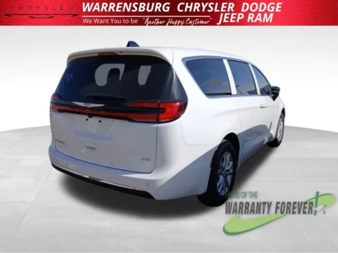 Photos of 2026 Chrysler Pacifica Select for sale in Warrensburg, MO at Warrensburg CDJR