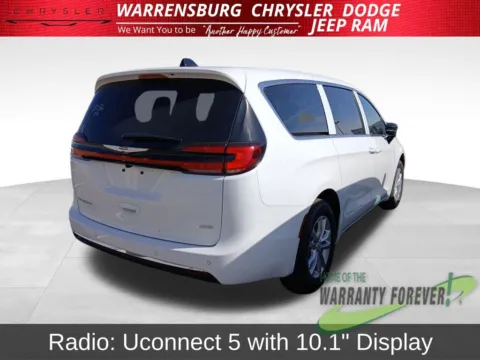 Photos of 2026 Chrysler Pacifica Select for sale in Warrensburg, MO at Warrensburg CDJR
