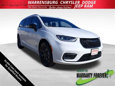 White 2026 Chrysler Pacifica Select for sale in Warrensburg, MO