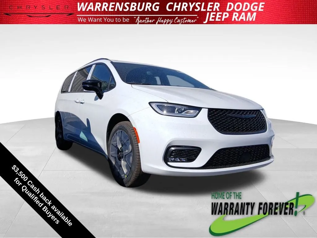 White 2026 Chrysler Pacifica Select for sale in Warrensburg, MO