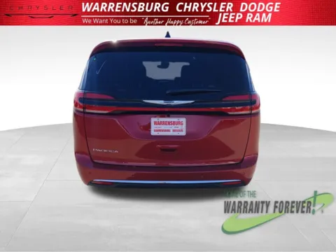 More photos of 2026 Chrysler Pacifica Select at Warrensburg CDJR, MO