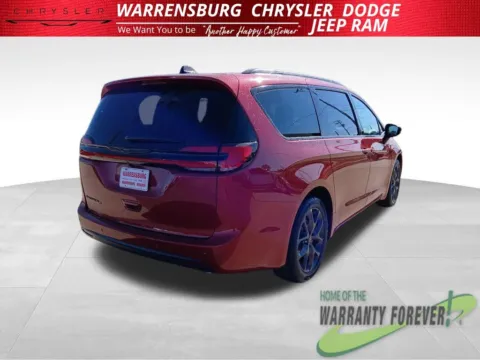 More photos of 2026 Chrysler Pacifica Select at Warrensburg CDJR, MO