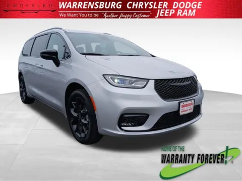 Silver 2026 Chrysler Pacifica Select for sale in Warrensburg, MO