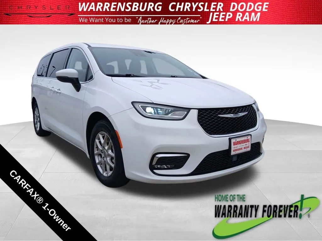 2023 Chrysler Pacifica Touring L for sale in Warrensburg, MO