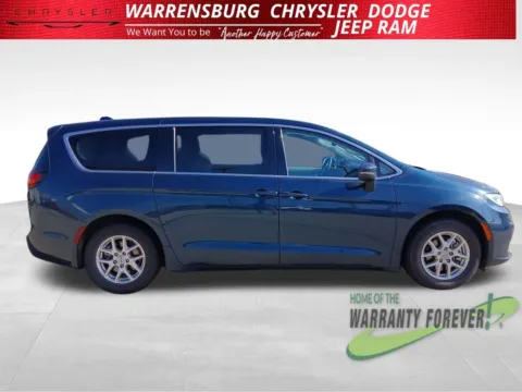 Photos of 2023 Chrysler Pacifica Touring L for sale in Warrensburg, MO at Warrensburg CDJR