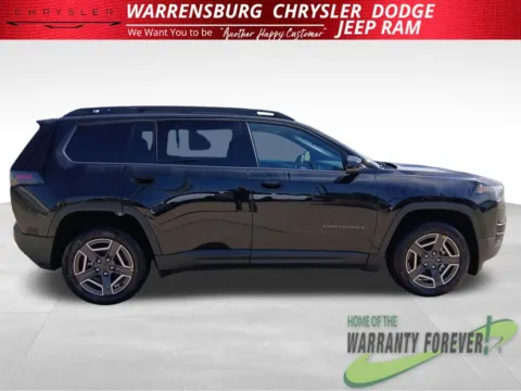 Photos of 2026 Jeep Cherokee Limited for sale in Warrensburg, MO at Warrensburg CDJR