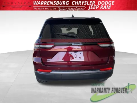 Another view of 2026 Jeep Grand Cherokee Laredo Altitude for sale in Warrensburg, MO at Warrensburg CDJR