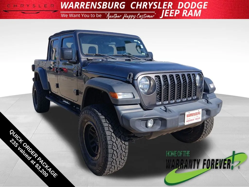 Used 2020 Jeep Gladiator Sport S with VIN 1C6HJTAG1LL132921 for sale in Kansas City