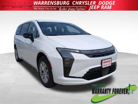 White 2027 Chrysler Pacifica Select for sale in Warrensburg, MO