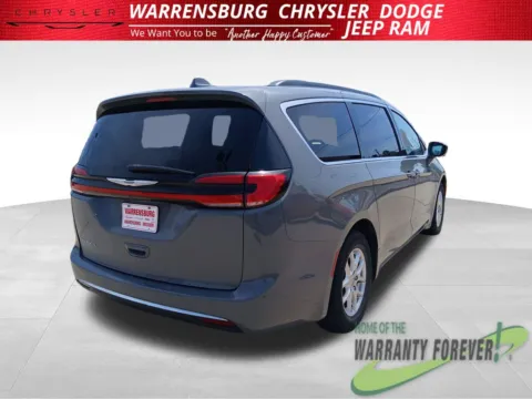 More photos of 2022 Chrysler Pacifica Touring L at Warrensburg CDJR, MO