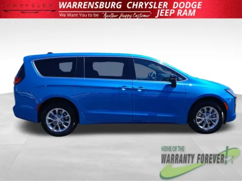 Photos of 2027 Chrysler Pacifica Select for sale in Warrensburg, MO at Warrensburg CDJR