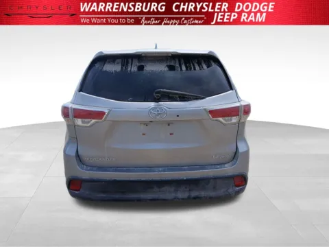 More photos of 2016 Toyota Highlander LE Plus V6 at Warrensburg CDJR, MO