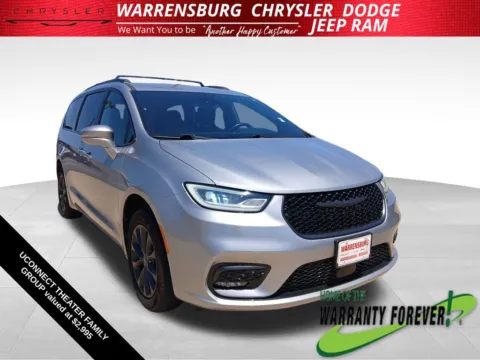 Silver 2021 Chrysler Pacifica Touring L for sale in Warrensburg, MO