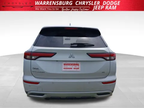 Another view of 2023 Mitsubishi Outlander SE for sale in Warrensburg, MO at Warrensburg CDJR