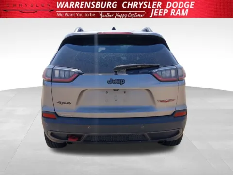 More photos of 2019 Jeep Cherokee Trailhawk at Warrensburg CDJR, MO