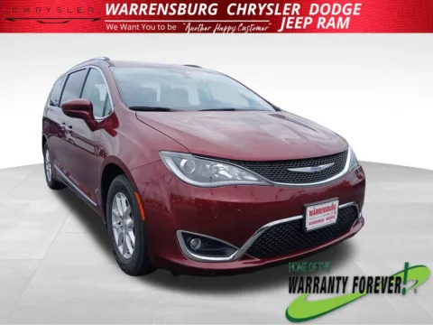 Red 2020 Chrysler Pacifica Touring L for sale in Warrensburg, MO