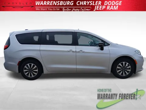 Another view of 2024 Chrysler Pacifica Hybrid Select for sale in Warrensburg, MO at Warrensburg CDJR