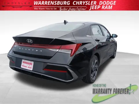 More photos of 2025 Hyundai Elantra SEL Convenience at Warrensburg CDJR, MO