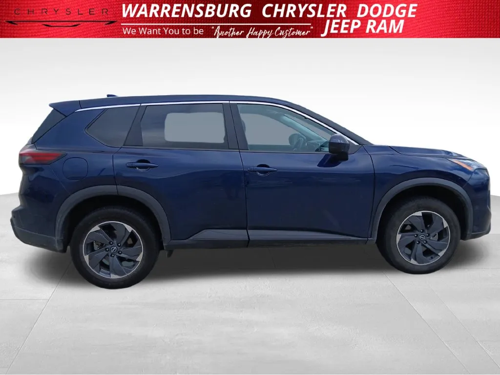 Used 2024 Nissan Rogue SV with VIN 5N1BT3BA1RC695099 for sale in Kansas City