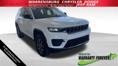 White 2027 Jeep Grand Cherokee Laredo X for sale in Warrensburg, MO