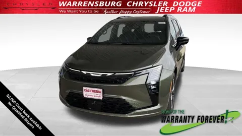 Green 2027 Chrysler Pacifica Limited for sale in Warrensburg, MO