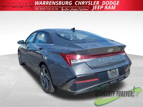 More photos of 2025 Hyundai Elantra SEL Convenience at Warrensburg CDJR, MO