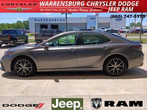 More photos of 2023 Toyota Camry SE at Warrensburg CDJR, MO
