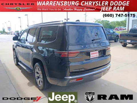 More photos of 2022 Jeep Wagoneer Series II at Warrensburg CDJR, MO