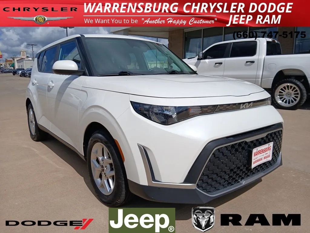 White 2023 Kia Soul LX for sale in Warrensburg, MO
