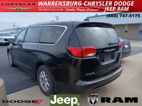 Another view of 2023 Chrysler Pacifica Touring L for sale in Warrensburg, MO at Warrensburg CDJR