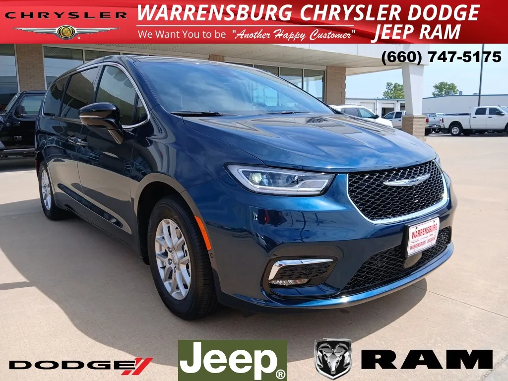 Blue 2025 Chrysler Pacifica Select for sale in Warrensburg, MO