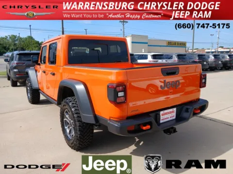 More photos of 2025 Jeep Gladiator Mojave at Warrensburg CDJR, MO