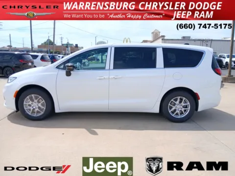 More photos of 2026 Chrysler Pacifica Select at Warrensburg CDJR, MO