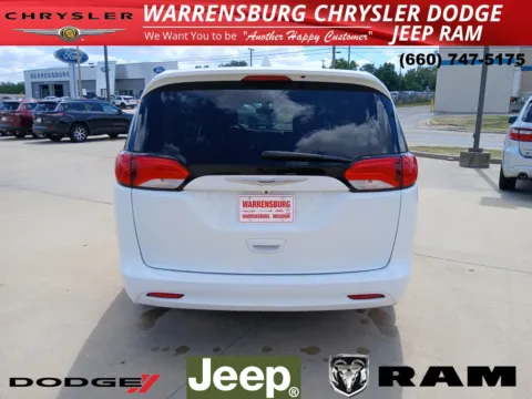 More photos of 2017 Chrysler Pacifica LX at Warrensburg CDJR, MO