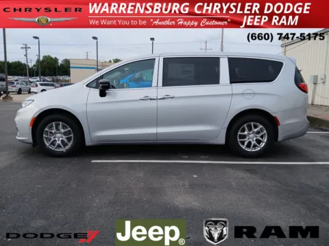 More photos of 2026 Chrysler Pacifica Select at Warrensburg CDJR, MO