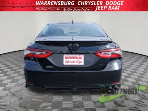 More photos of 2024 Toyota Camry SE at Warrensburg CDJR, MO