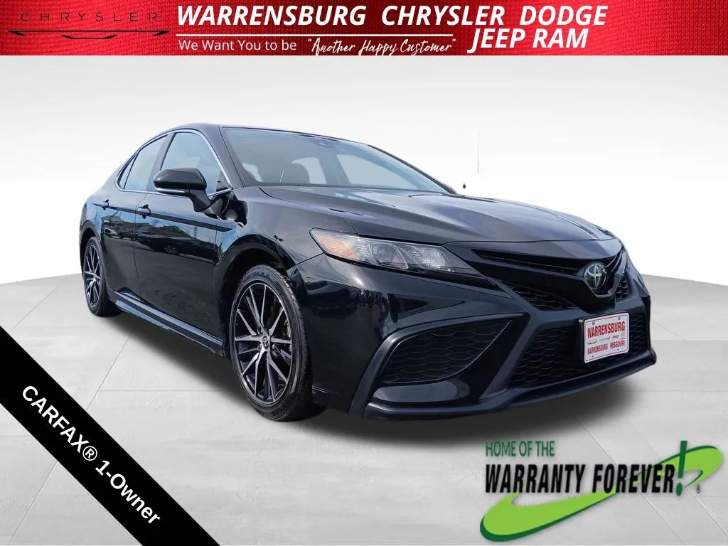 Used 2024 Toyota Camry SE with VIN 4T1G11AK8RU861722 for sale in Kansas City