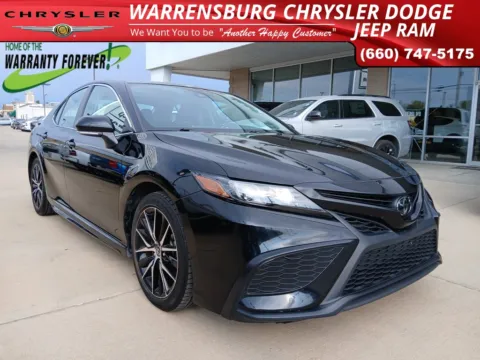 Black 2024 Toyota Camry SE for sale in Warrensburg, MO